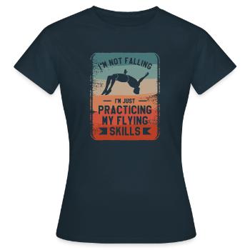 Je ne tombe pas, je pratique juste mon vol - T-shirt Femme - marine - Devant - AI Model Female 172 dark (172cm)