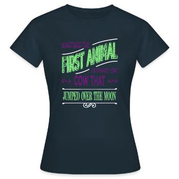 birthday gift astrology spaceship gift colors - Frauen T-Shirt - Navy - Vorne - AI Model Female 172 dark (172cm)