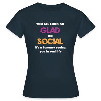 Tu es si charmant sur les réseaux sociaux - T-shirt Femme - marine - Devant - AI Model Female 172 dark (172cm)