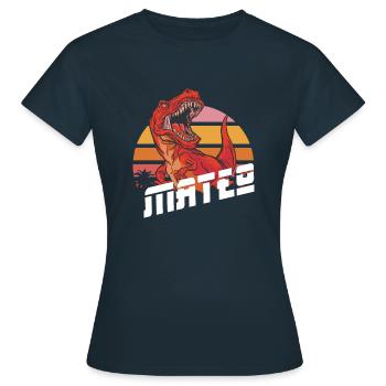 MATEO - Schöner Jungen Name mit T-REX Dino - Frauen T-Shirt - Navy - Vorne - AI Model Female 172 dark (172cm)