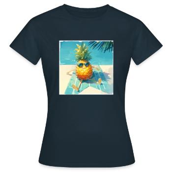 Drôle d’ananas prenant un bain de soleil au bord de la piscine - T-shirt Femme - marine - Devant - AI Model Female 172 dark (172cm)