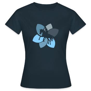Dressurpferd Reiterhof Dressur - Frauen T-Shirt - Navy - Vorne - AI Model Female 172 dark (172cm)