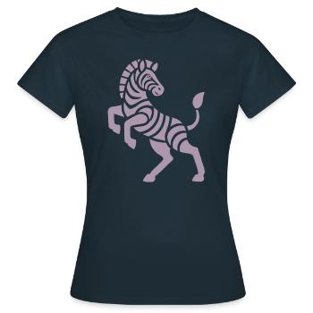 Zebra Silhouette Kunststück Minimal Design - Frauen T-Shirt - Navy - Vorne - AI Model Female 172 dark (172cm)