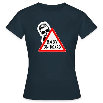Autoaufkleber BABY ON BOARD - Frauen T-Shirt - Navy - Vorne - AI Model Female 172 dark (172cm)