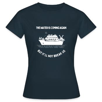 L’eau arrive - T-shirt Femme - marine - Devant - AI Model Female 172 dark (172cm)