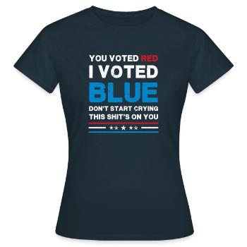 Vous avez voté rouge, j’ai voté bleu - Satire politique - T-shirt Femme - marine - Devant - AI Model Female 172 dark (172cm)