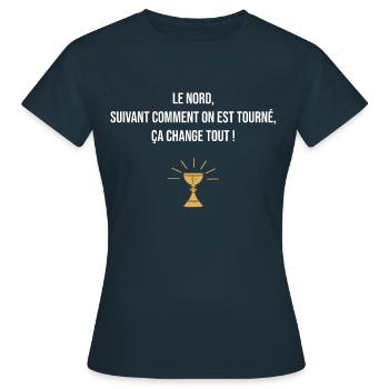 nord tourne ça change tout citation kaamelot - T-shirt Femme - marine - Devant - AI Model Female 172 dark (172cm)