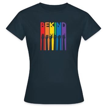 Soyez enfant LGBT Rainbow Sign Language Trans - T-shirt Femme - marine - Devant - AI Model Female 172 dark (172cm)