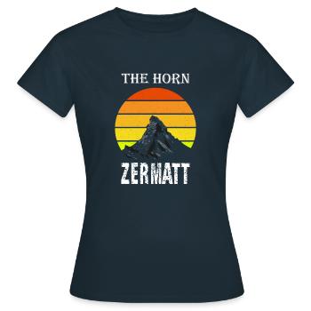 Zermatt - la Corne de l’Afrique - T-shirt Femme - marine - Devant - AI Model Female 172 dark (172cm)
