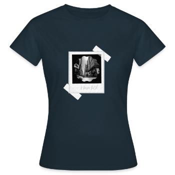 T Benutzerdefiniertes Shirt I love New York fashion wear2 - Frauen T-Shirt - Navy - Vorne - AI Model Female 172 dark (172cm)