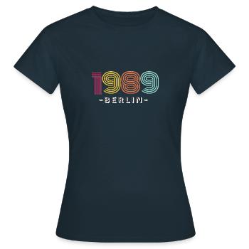 1989-Berlin - T-shirt Femme - marine - Devant - AI Model Female 172 dark (172cm)