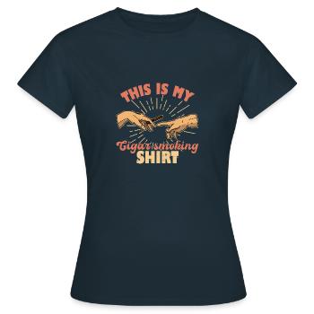 Cigares Fumeurs Fumeurs Amateurs de whisky - T-shirt Femme - marine - Devant - AI Model Female 172 dark (172cm)