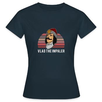 Dracula Vampir Vlad Tepes Rumänien Balkan - Frauen T-Shirt - Navy - Vorne - AI Model Female 172 dark (172cm)