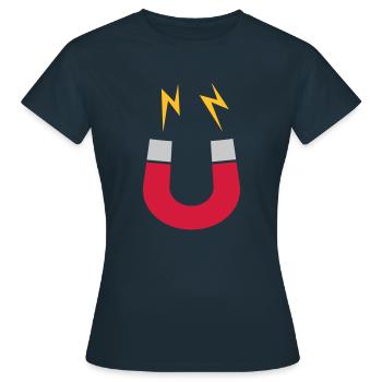 Le logo de l’aimant clignote drôlement - T-shirt Femme - marine - Devant - AI Model Female 172 dark (172cm)
