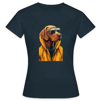 Cooler Magyar Vizsla Hund im gelben Mantel - Frauen T-Shirt - Navy - Vorne - AI Model Female 172 dark (172cm)