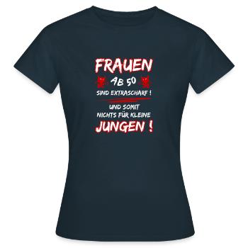 Les femmes de plus de 50 ans sont très sexy... 50e anniversaire - T-shirt Femme - marine - Devant - AI Model Female 172 dark (172cm)