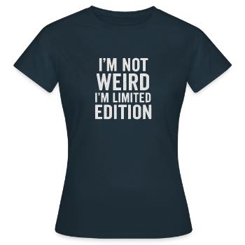 Limited Edition - Kein Fehler, ein Feature - Frauen T-Shirt - Navy - Vorne - AI Model Female 172 dark (172cm)