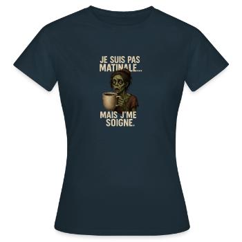 Zombie du Matin Version Femme - Café et Humour - T-shirt Femme - marine - Devant - AI Model Female 172 dark (172cm)