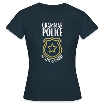 Police de la grammaire - T-shirt Femme - marine - Devant - AI Model Female 172 dark (172cm)