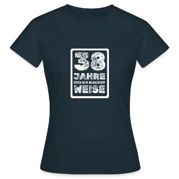 38 - Frauen T-Shirt - Navy - Vorne - AI Model Female 172 dark (172cm)