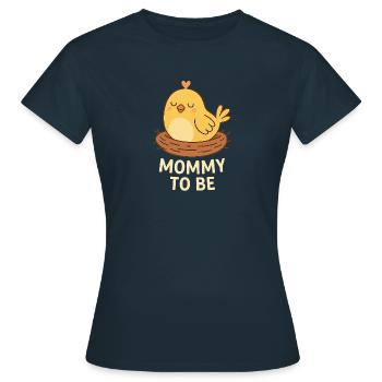 Mommy to Be – Liebe auf den ersten Tritt - Frauen T-Shirt - Navy - Vorne - AI Model Female 172 dark (172cm)
