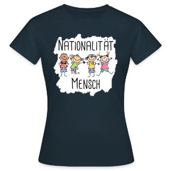 Nationalité Humaine - Antiracisme - Diversité - T-shirt Femme - marine - Devant - AI Model Female 172 dark (172cm)