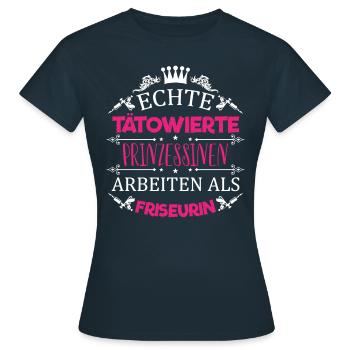 Tätowierte Prinzessin arbeitet als Friseurin / Fun - Frauen T-Shirt - Navy - Vorne - AI Model Female 172 dark (172cm)