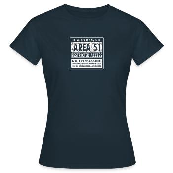 Zone de tempête 51, zone 51 Raid, zone 51, extraterrestre, OVNI - T-shirt Femme - marine - Devant - AI Model Female 172 dark (172cm)