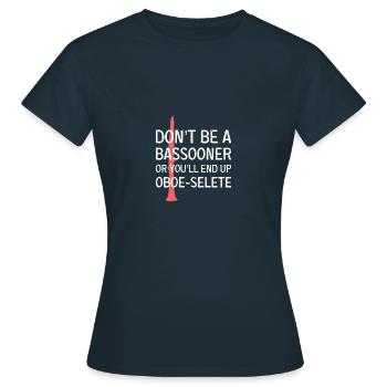 Oboe Orchester Musiker Instrument Geschenk - Frauen T-Shirt - Navy - Vorne - AI Model Female 172 dark (172cm)