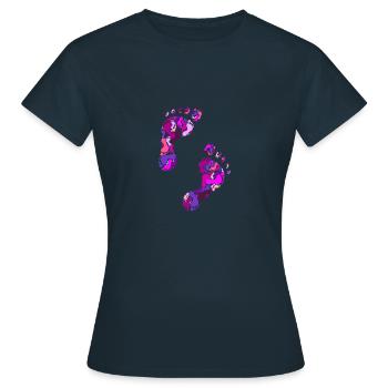 Fußabdrücke - Frauen T-Shirt - Navy - Vorne - AI Model Female 172 dark (172cm)