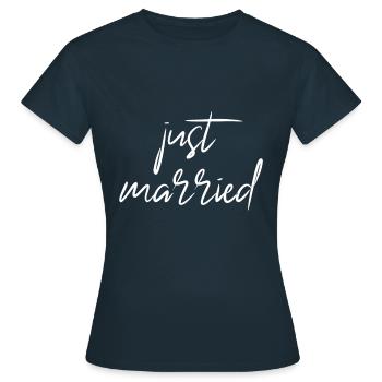 just married - T-shirt Femme - marine - Devant - AI Model Female 172 dark (172cm)
