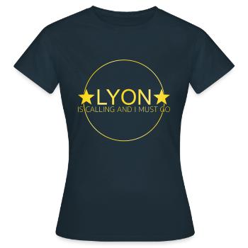 Lyon Spruch - Frauen T-Shirt - Navy - Vorne - AI Model Female 172 dark (172cm)