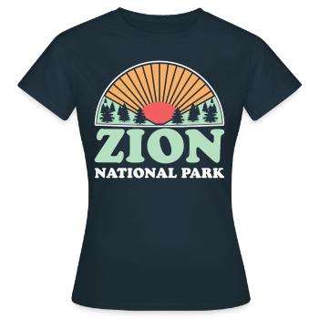 Utah | Etats-Unis - Parc National De Zion - T-shirt Femme - marine - Devant - AI Model Female 172 dark (172cm)