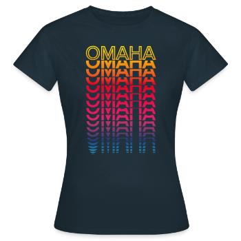 Retro Nostalgisch USA Stadt - Regenbogen Omaha - Frauen T-Shirt - Navy - Vorne - AI Model Female 172 dark (172cm)