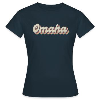 Nostalgisch 70er USA Stadt - Vintage Omaha - Frauen T-Shirt - Navy - Vorne - AI Model Female 172 dark (172cm)