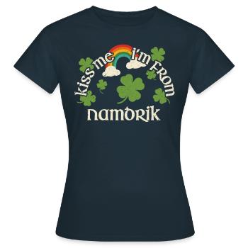 Küss mich - St. Patricks Day Namdrik - Frauen T-Shirt - Navy - Vorne - AI Model Female 172 dark (172cm)