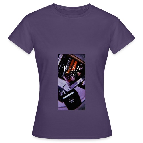 pesa 𝚜𝚎𝚊𝚜𝚘𝚗 𝚟𝚘𝚒𝚍 𝐩𝐞𝐧𝐬𝐢𝐯𝐞 - Frauen T-Shirt