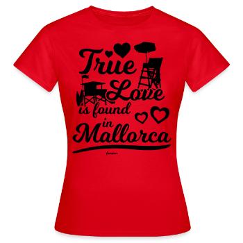 J’adore les vacances sur l’île de Majorque - T-shirt Femme - rouge - Devant - AI Model Female 172 dark (172cm)