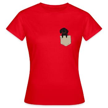 Teckel dans la poche de poitrine - T-shirt Femme - rouge - Devant - AI Model Female 172 dark (172cm)