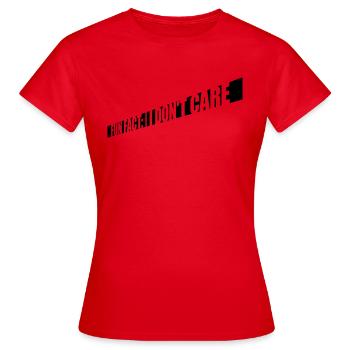 Je me fiche des faits - T-shirt Femme - rouge - Devant - AI Model Female 172 dark (172cm)