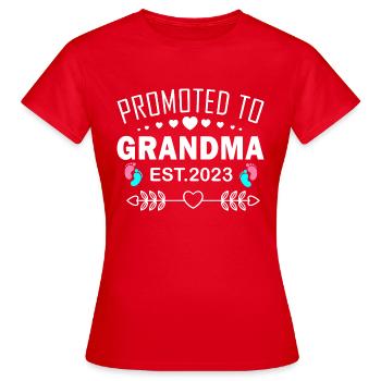 Promoted to Grandma Established 2023 - T-shirt Femme - rouge - Devant - AI Model Female 172 dark (172cm)
