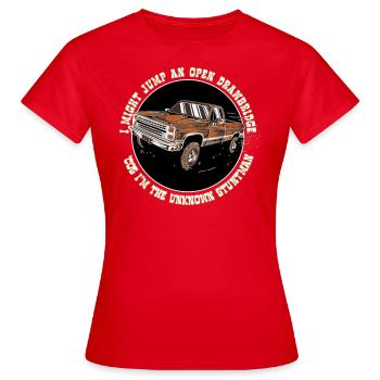 Colt Seavers - Camion - et chanson thème - Parodie - T-shirt Femme - rouge - Devant - AI Model Female 172 dark (172cm)