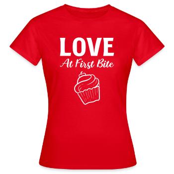 Erster Biss. Brotliebhaber Gift - Frauen T-Shirt - Rot - Vorne - AI Model Female 172 dark (172cm)