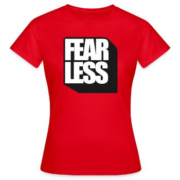 Furchtlose, kühne Typografie - Frauen T-Shirt - Rot - Vorne - AI Model Female 172 dark (172cm)