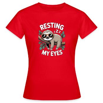 Resting My Eyes Schlafendes Faultier - Frauen T-Shirt - Rot - Vorne - AI Model Female 172 dark (172cm)