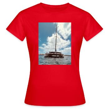 Katamaran über das Wasser segeln - Frauen T-Shirt - Rot - Vorne - AI Model Female 172 dark (172cm)