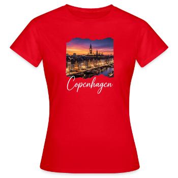 Kopenhagen Abendlicht Hafenpanorama - Frauen T-Shirt - Rot - Vorne - AI Model Female 172 dark (172cm)