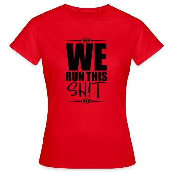 we run this - Frauen T-Shirt - Rot - Vorne - AI Model Female 172 dark (172cm)