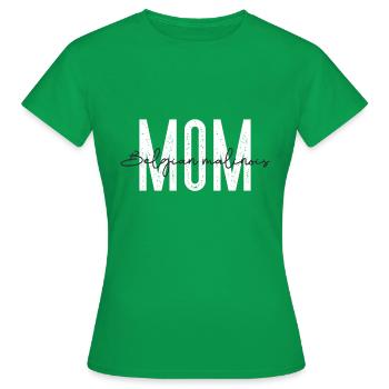 Belgian Malinois mom Hund - Frauen T-Shirt - Kelly Green - Vorne - AI Model Female 172 dark (172cm)