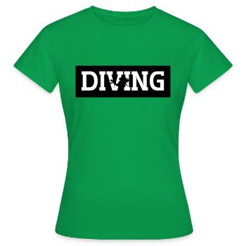 Diving with black background - Frauen T-Shirt - Kelly Green - Vorne - AI Model Female 172 dark (172cm)